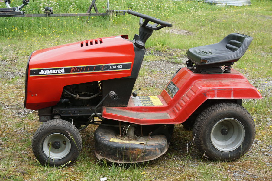 Jonsered LR10 åkgräsklippare. B341