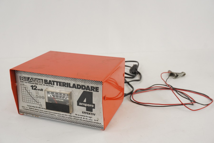 Bil Atlas batteriladdare. D67