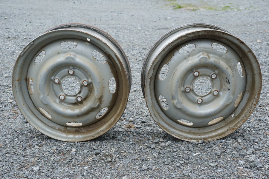 2st Volvo Stålfälgar. B383