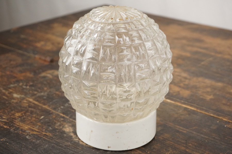 Vägg/tak lampa. C52