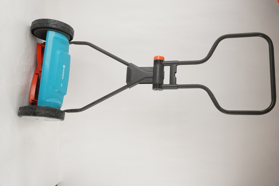 Gardena 330 cylindergräsklippare. B386