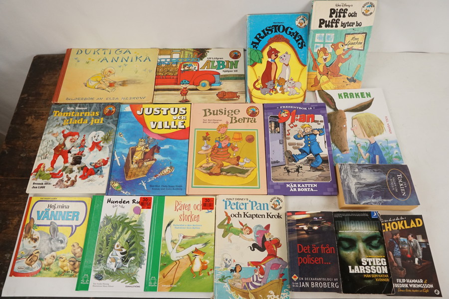 17st Böcker/Barnböcker. Peter Pan, Aristocats Walt Disney mm. A191/