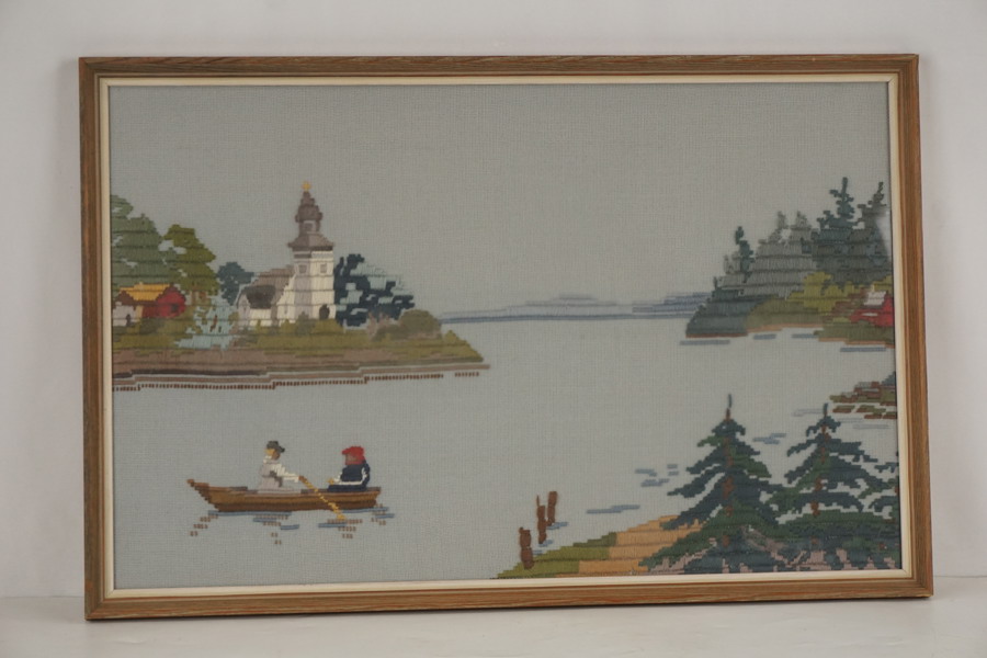 Broderad tavla (båt på sjö) 69,5x45,5cm. M36