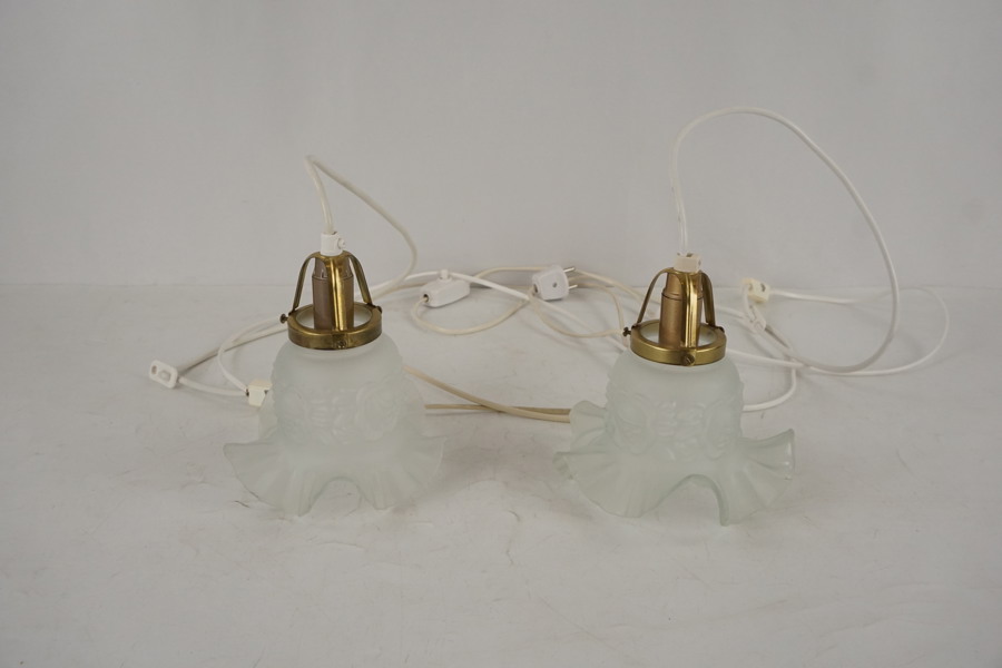 2st Fönsterlampor mässing frostat glas. A344
