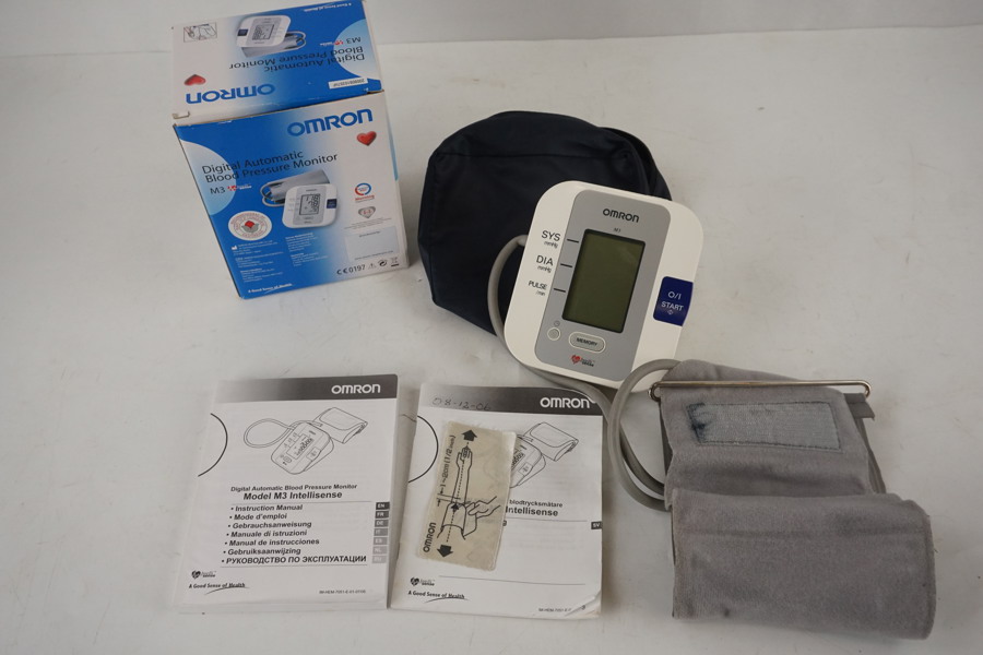 Omron Digital Automatisk Blodtrycksmätare. A353