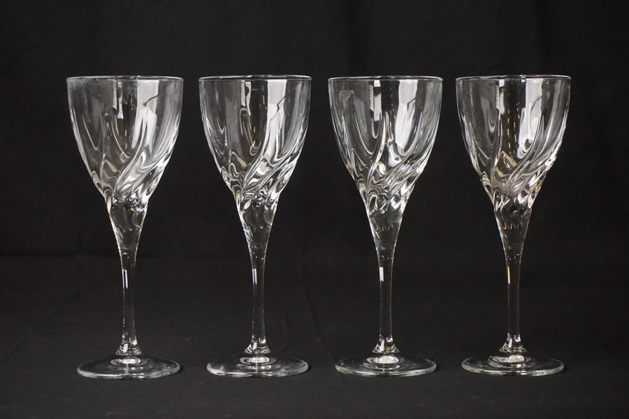4 Royal Doulton Crystal Elegance Vinglas . A356