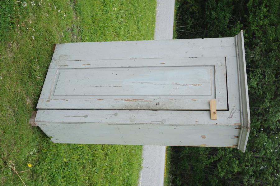 Skänk/skåp. B465