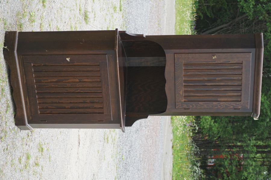Hörnskåp. B467