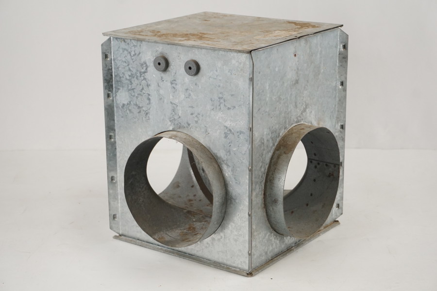 Fördenlnings/samlingslåda ventilation. BC438