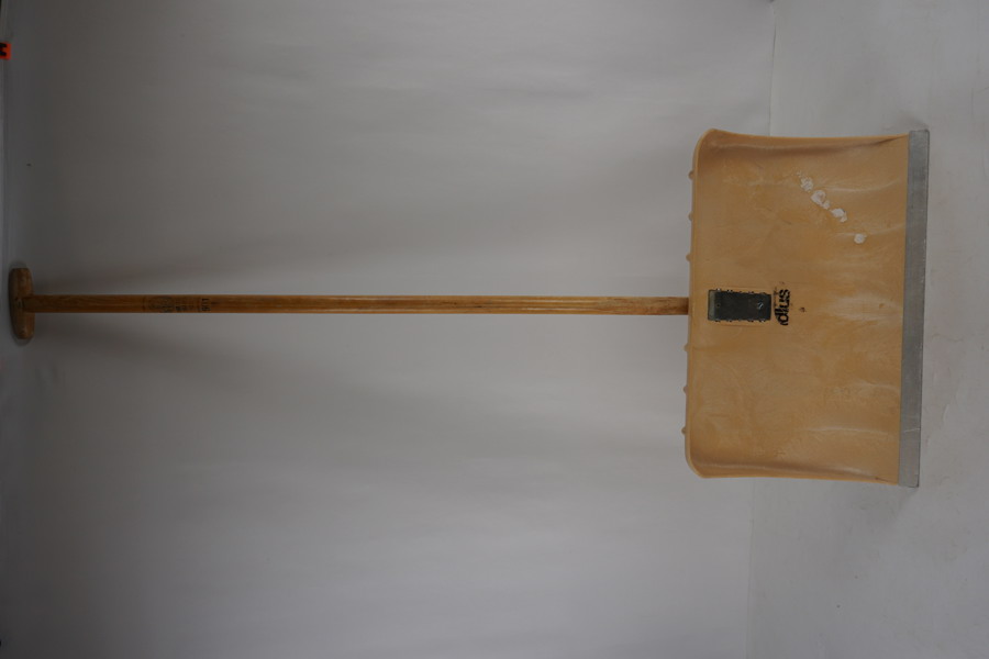 Karlstad Redskap AB snöskyffel. B13