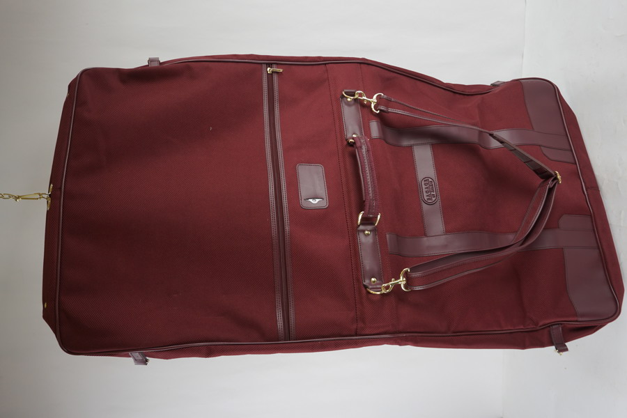 Åhlens Bagage resegarderob. B16