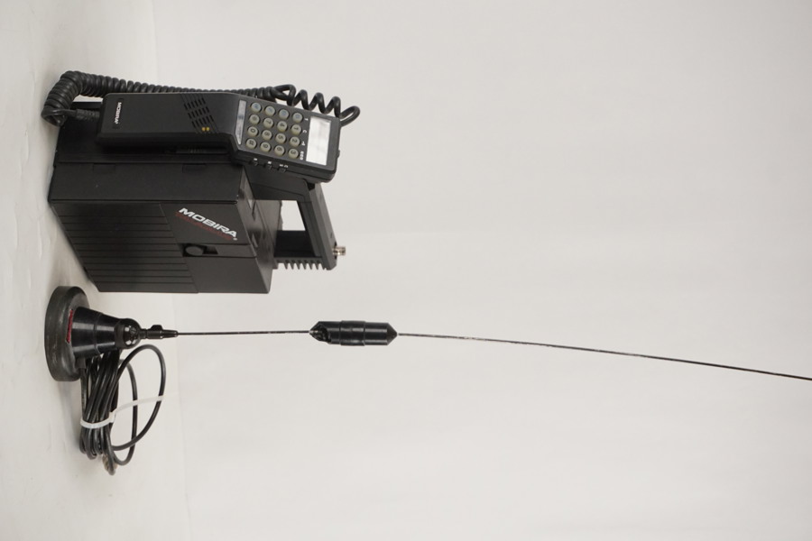 Mobira Talkman mobiltelefon. D1