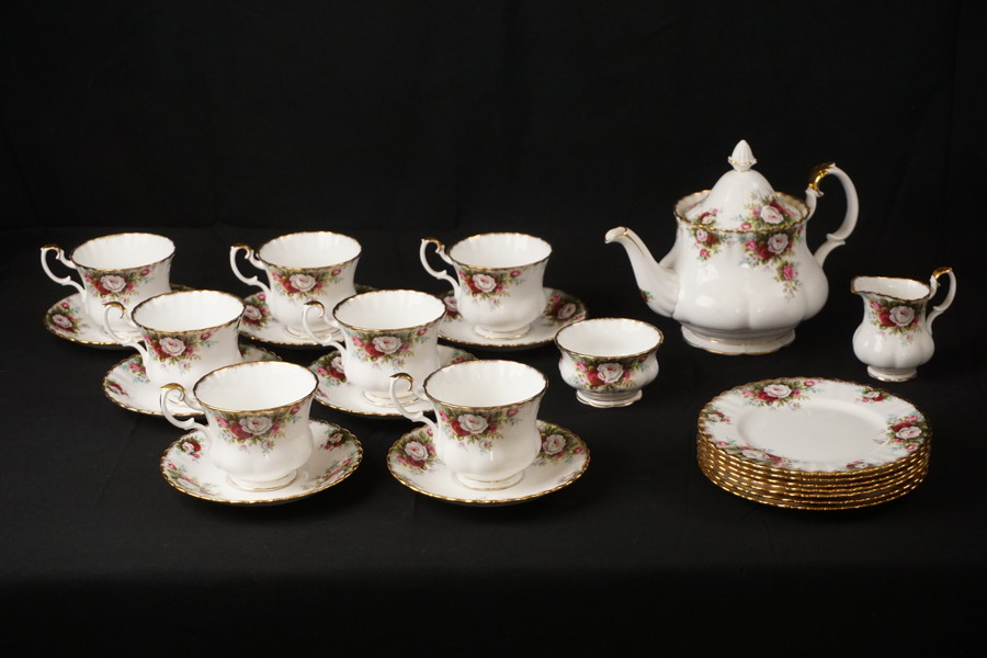 Royal Albert teservis 24-delar. G60