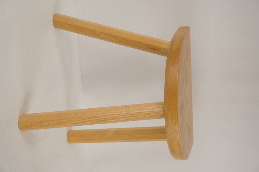 Pall/mjölkpall. B129