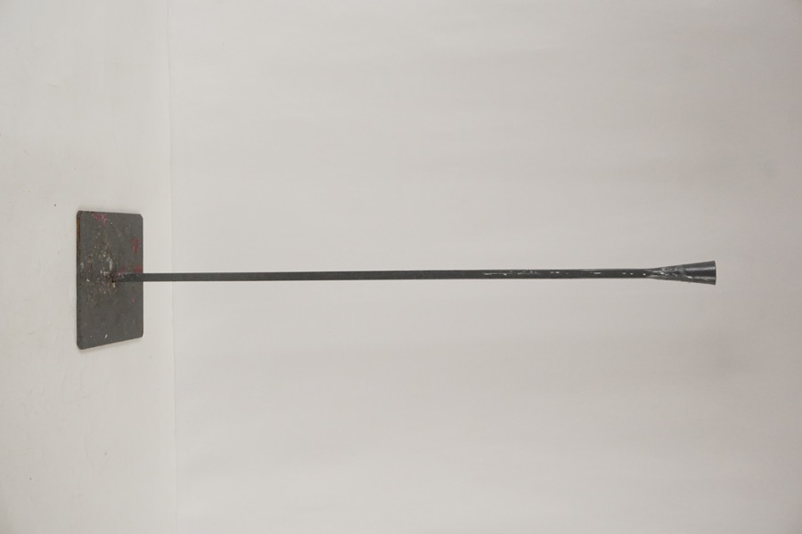 Golvljusstake. B166
