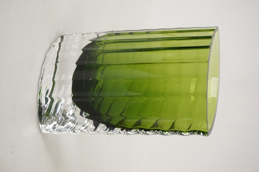Gunnar Ander vas grönt glas. G4
