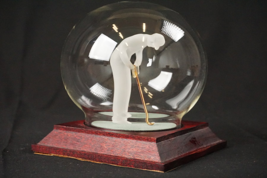 Mayflower glass golfare figurin. G11