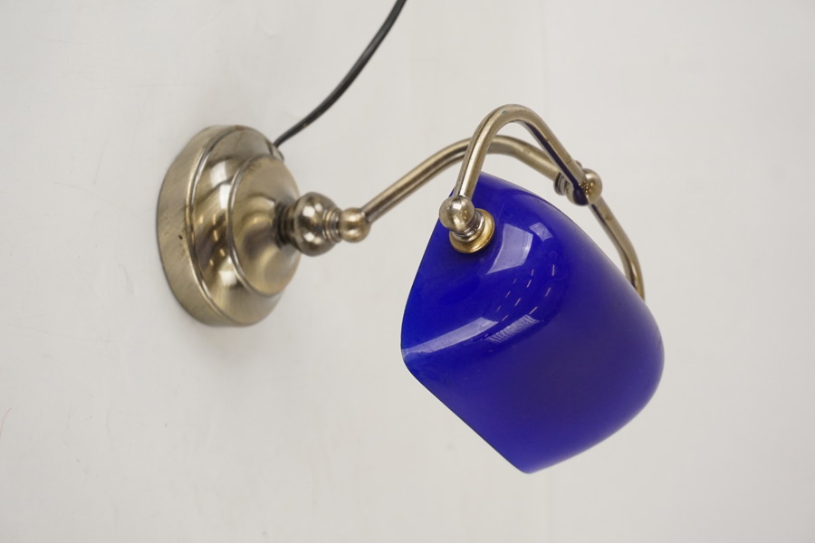 Cottex bordslampa blå lampskärm. A32