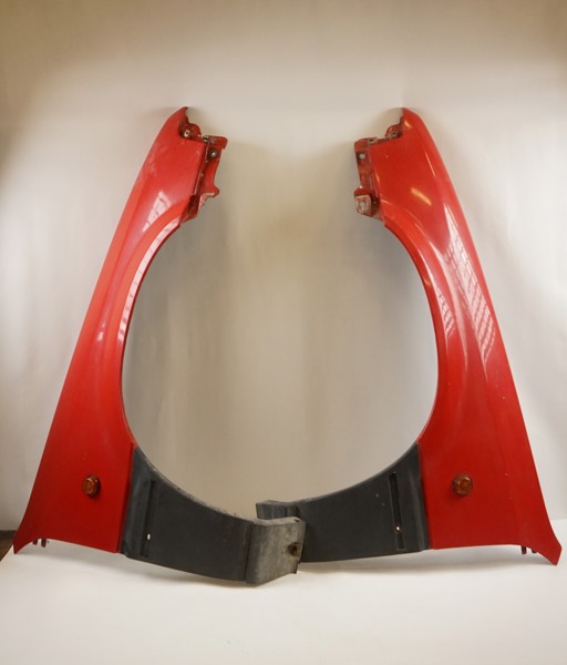 2st Front side fenders for Honda CRX 1984 (röd) . B39