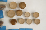 Diverse dörr och möbelknoppar/handtag. D47
