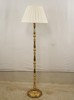 Golvlampa. B6