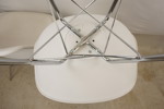 4st Stolar i Eames-stil DSX med kromade metallben. B13