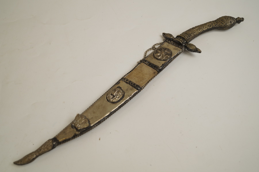 Orientalisk kniv. A123