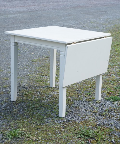 Klaffbord vitmålad B49
