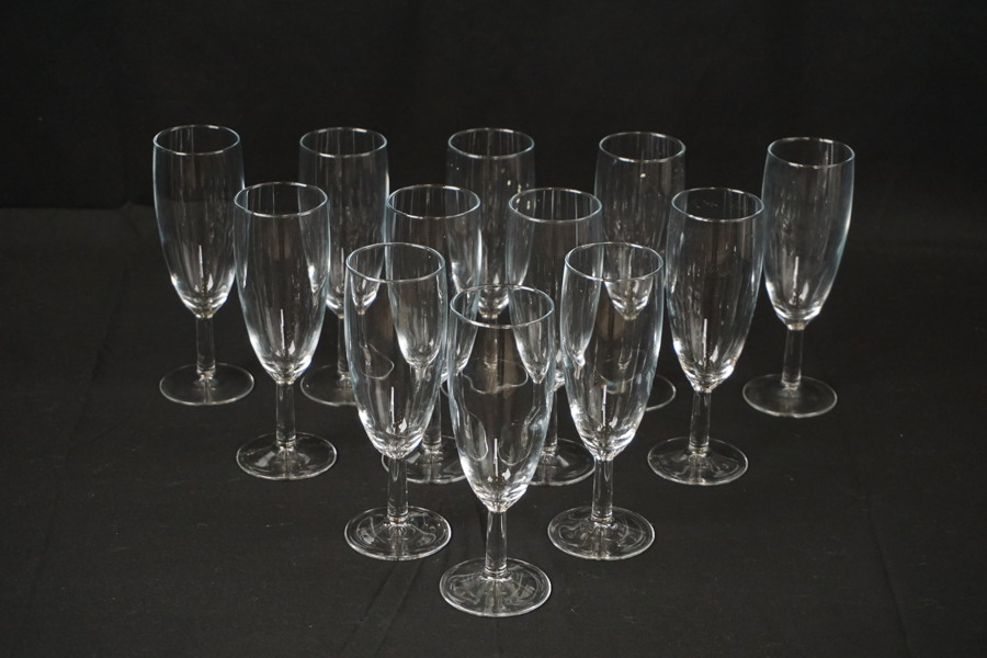12st champagne glass. G2