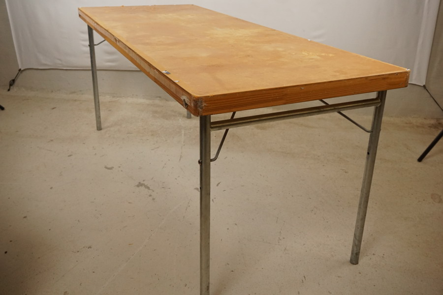 Fällbart bord Eljbordet AB. B158