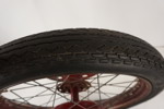 Äldre motorcykelhjul med drev. B214