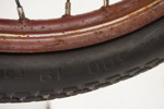 Äldre motorcykelhjul med drev. B214