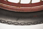 Äldre motorcykelhjul med drev. B214