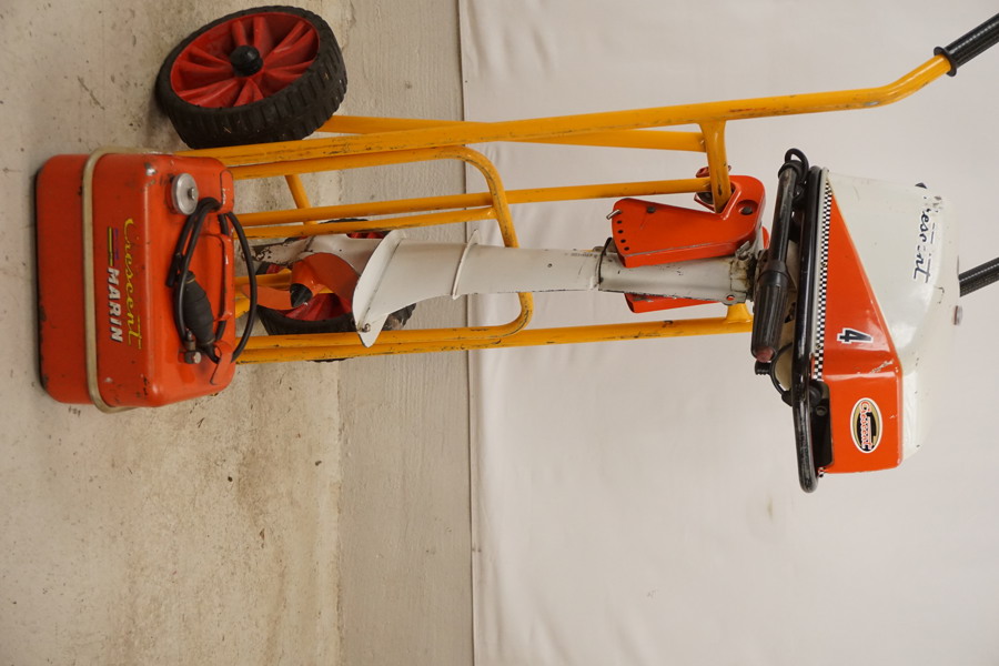 Crescent Marin 4hk Båtmotor med tank. B222