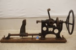 Äldre manuell borrmaskin. B246