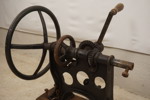 Äldre manuell borrmaskin. B246
