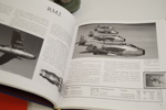 Böcker Volvo i Uniform Soldatundervisning för Flygvapnet och 2st retro pennvässare. A153