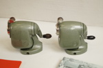 Böcker Volvo i Uniform Soldatundervisning för Flygvapnet och 2st retro pennvässare. A153