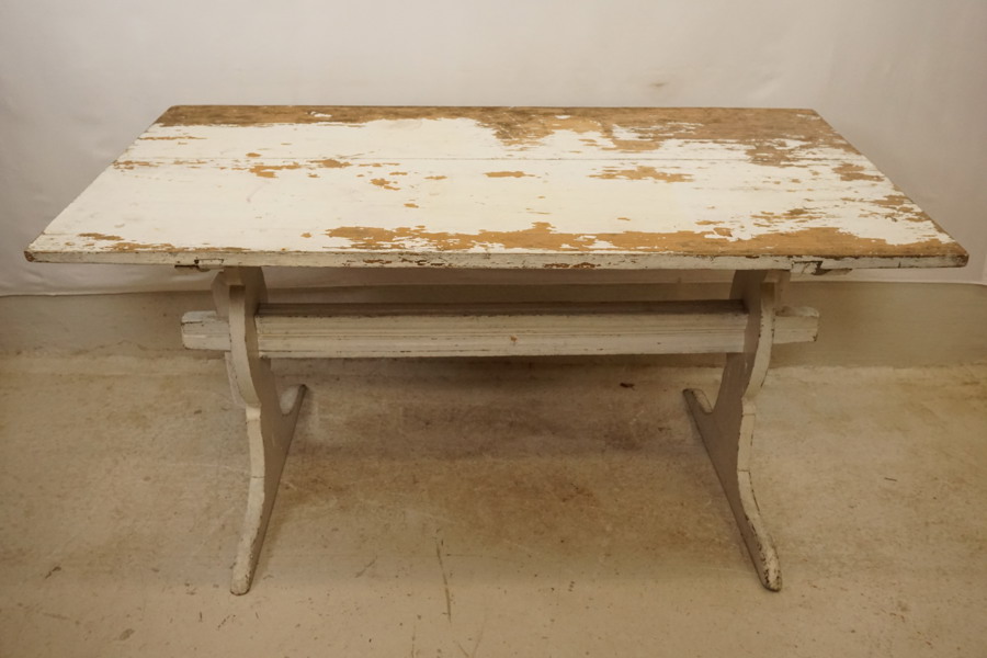 Bockbord  vitmålat. B325