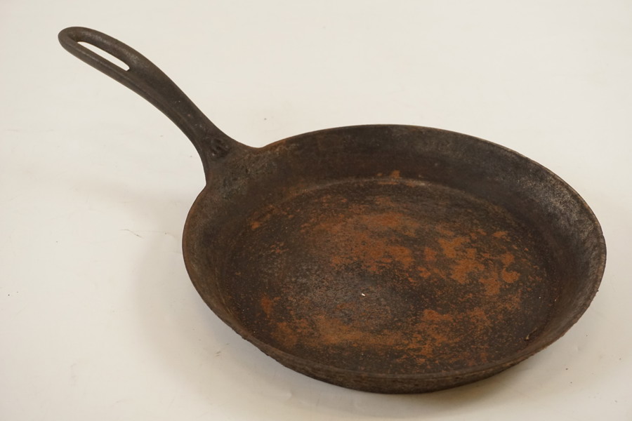 Äldre Stekpanna i Gjutjärn. C30