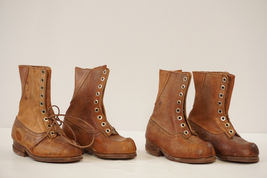 2 par Barnstövlar i läder st 27 / 28.  A65