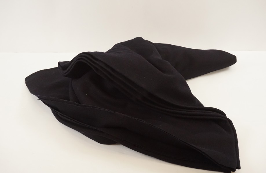 Äldre ulltyg mörkblå. A71