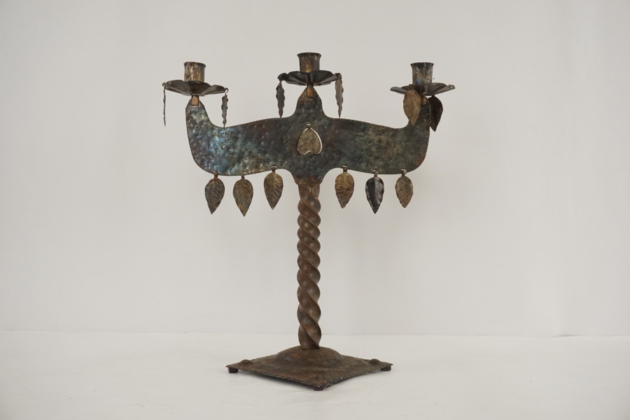 Ljusstake i metall smide. C33