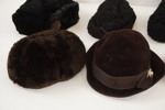 Hattar äldre pälsmössa mm. BC328