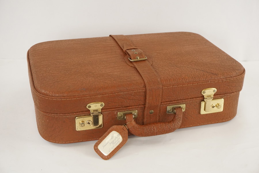 Äldre resväska. B335