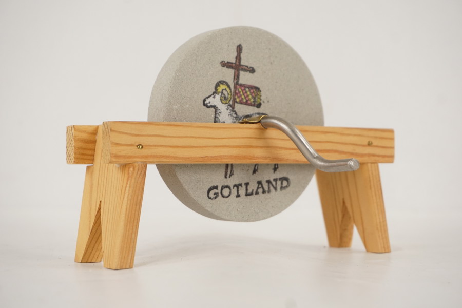 Miniatyr slipsten Gotländsk sandsten. G17/