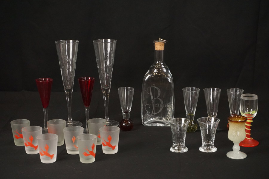 Diverse glas glas på fot flaska m.m. G22/