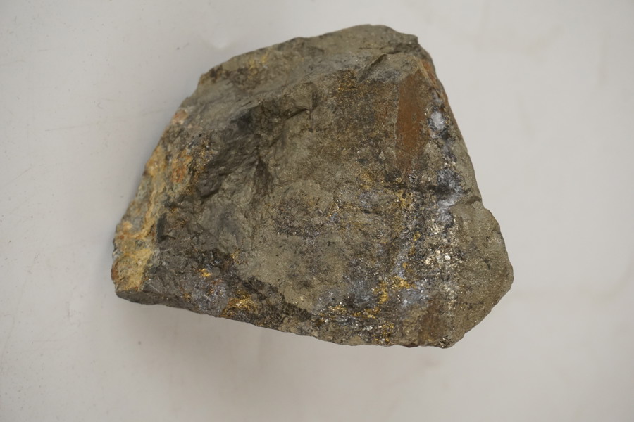 Guldhaltig sten. A112/1