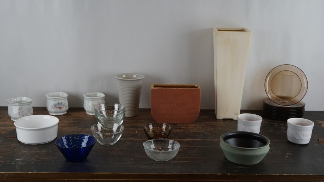 Glasskålar vaser assietter m.m. BC101/