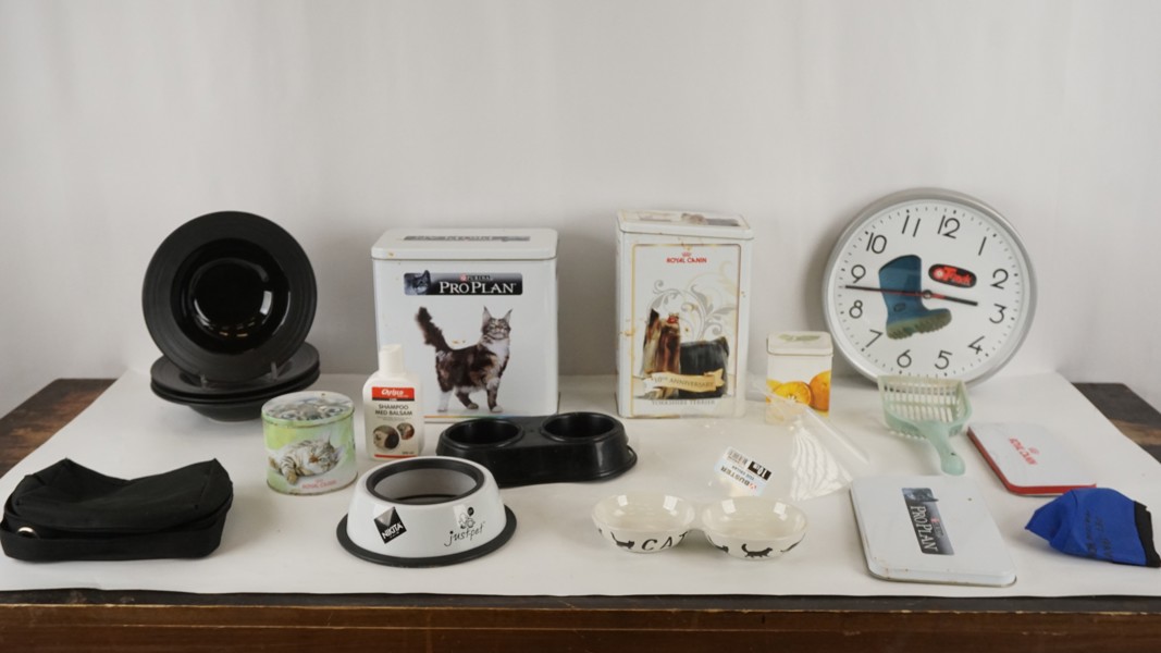 Hund/kattskålar väggklocka m.m. BC189/